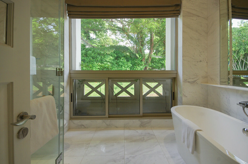 bathroom of the premium room at hotel fort canning