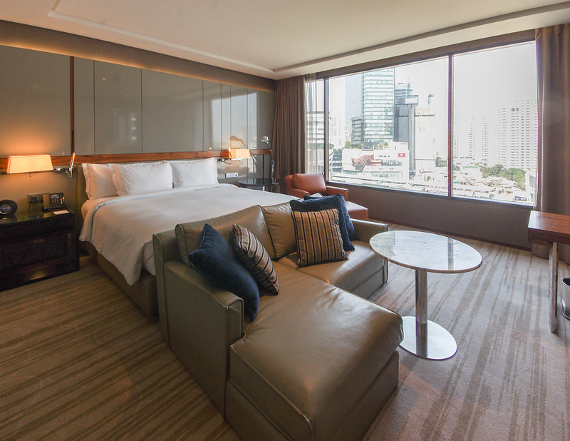 junior suite - hilton sukhumvit bangkok