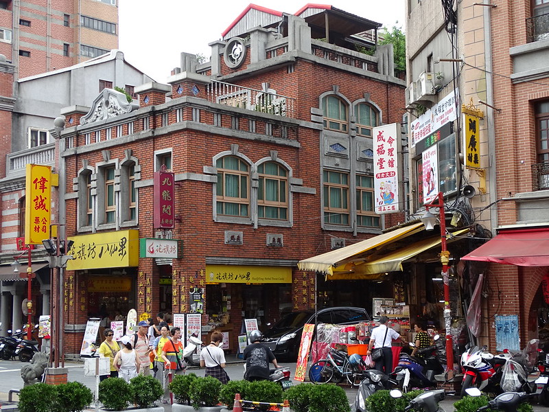 old buildings in dihua street