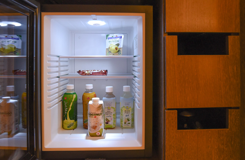 minibar at sofitel singapore city centre