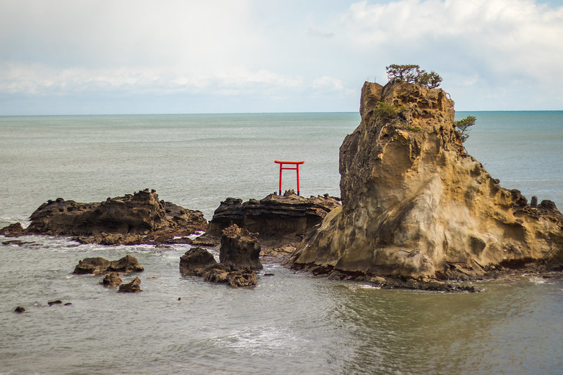 torii gate bentenjima