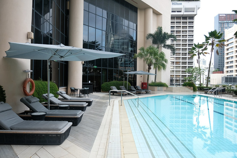 four seasons singapore swimming pool