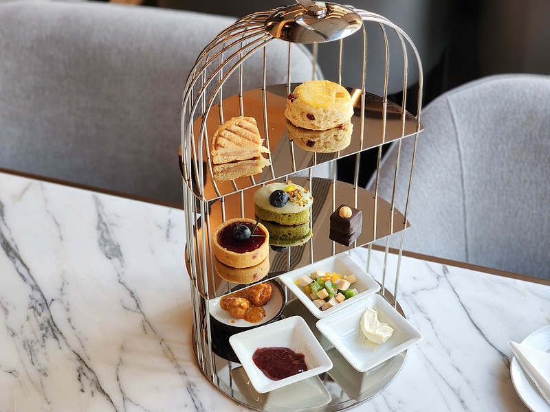 afternoon tea service at club intercontinental