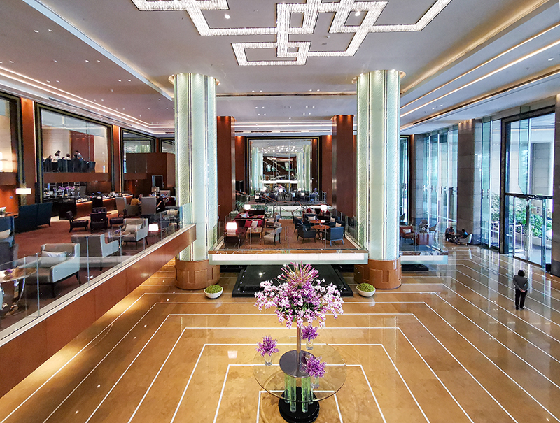 grand hyatt manila lobby